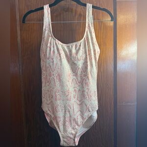 Carmen Marc Valvo Pink Snakeskin Print One Piece Swimsuit | Size 8 | Side Zip